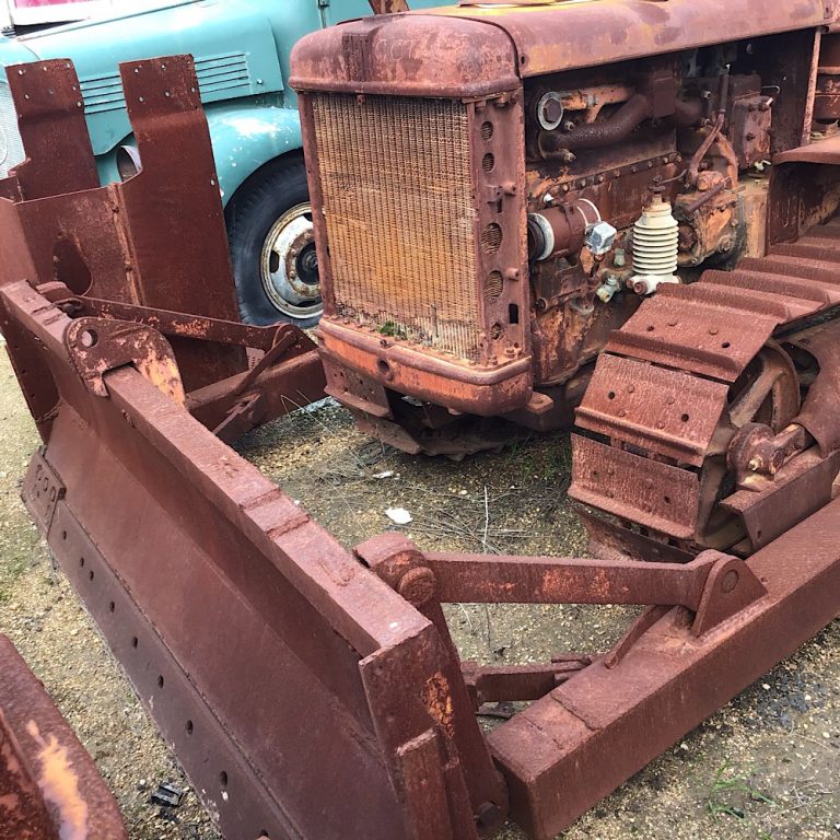 Antique v2 fiat tractor-dozer for sale9